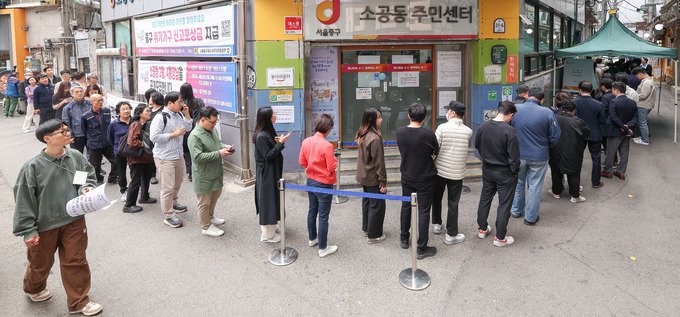 [포토] '뜨거운 투표 열기'… 첫날 8% 넘어가는 사전투표율