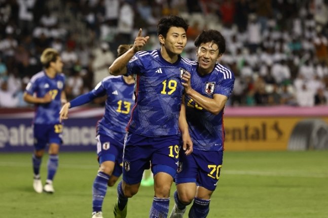 일본 축구 올림픽 8회 연속 진출… ‘신태용 매직’ 인니 3위 결정전서 파리행 도전