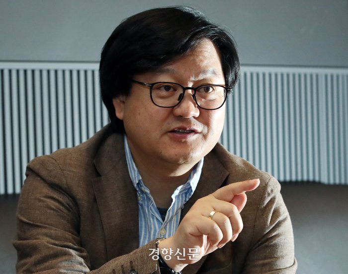 “한국, 낡은 ‘손님노동자’ 시스템 대신 새 이민 정책 필요”…파독 광부 아들 이유재 교수