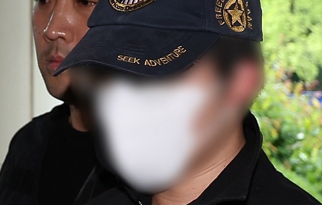 첫 재판서 눈물 보인 강남역 ‘여친 살해’ 20대 의대생…“정신감정 요청”
